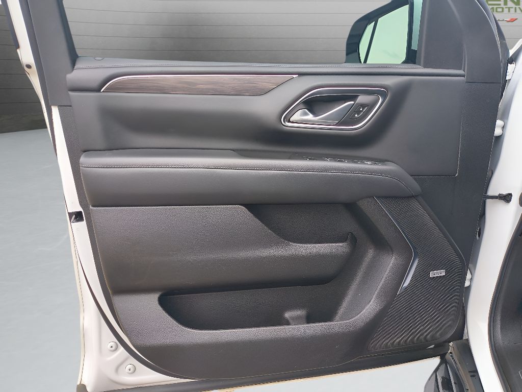 2021 Chevrolet Tahoe LT - Summit White exterior view 12