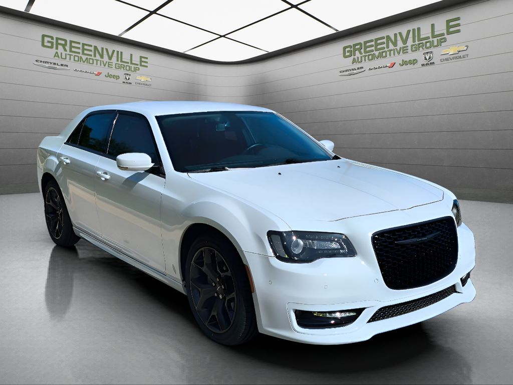 2022 Chrysler 300 Touring L - Bright White Clearcoat exterior view 7