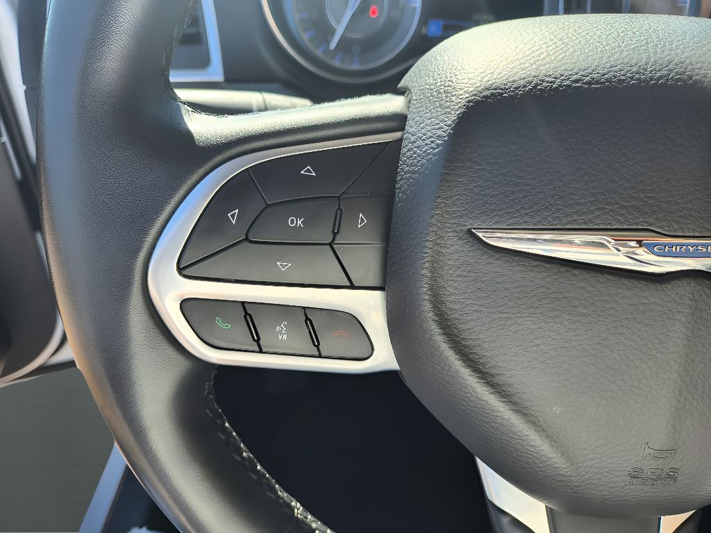 2022 Chrysler 300 Touring L - Bright White Clearcoat exterior view 14