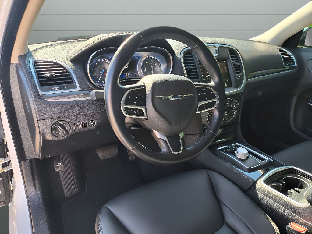 2022 Chrysler 300 Touring L - Bright White Clearcoat exterior view 13