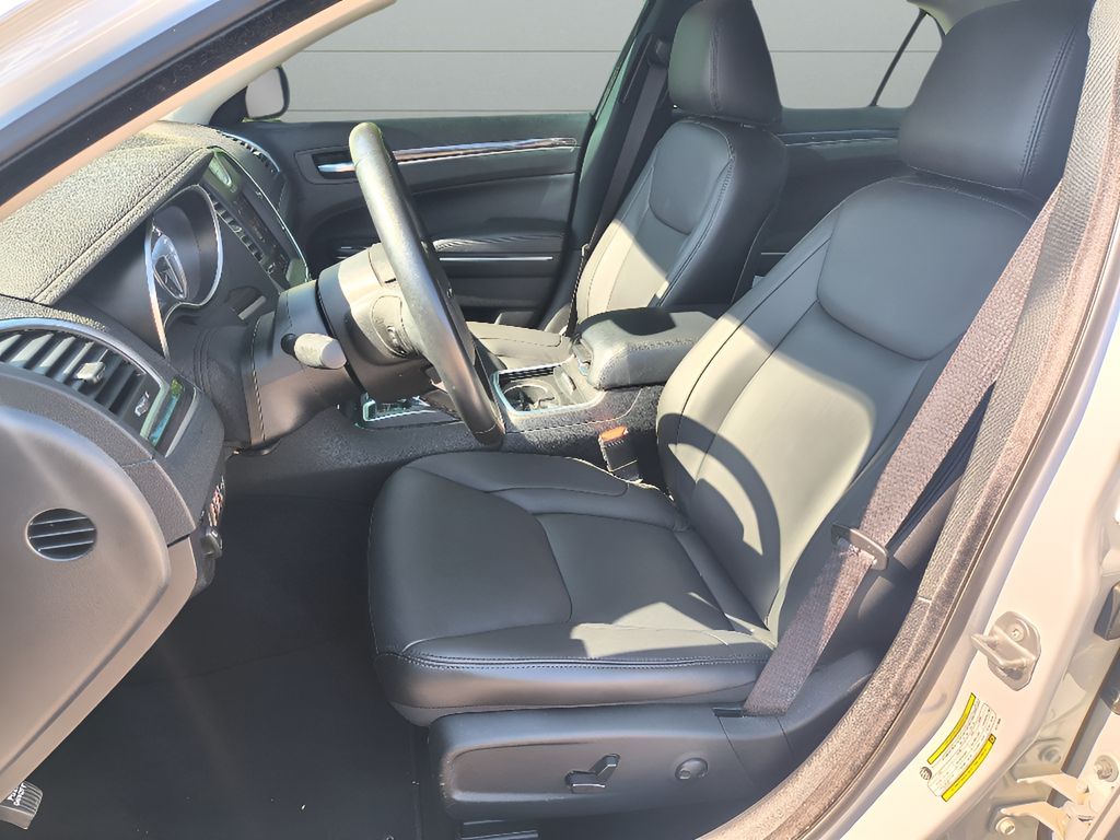 2022 Chrysler 300 Touring L - Bright White Clearcoat exterior view 9