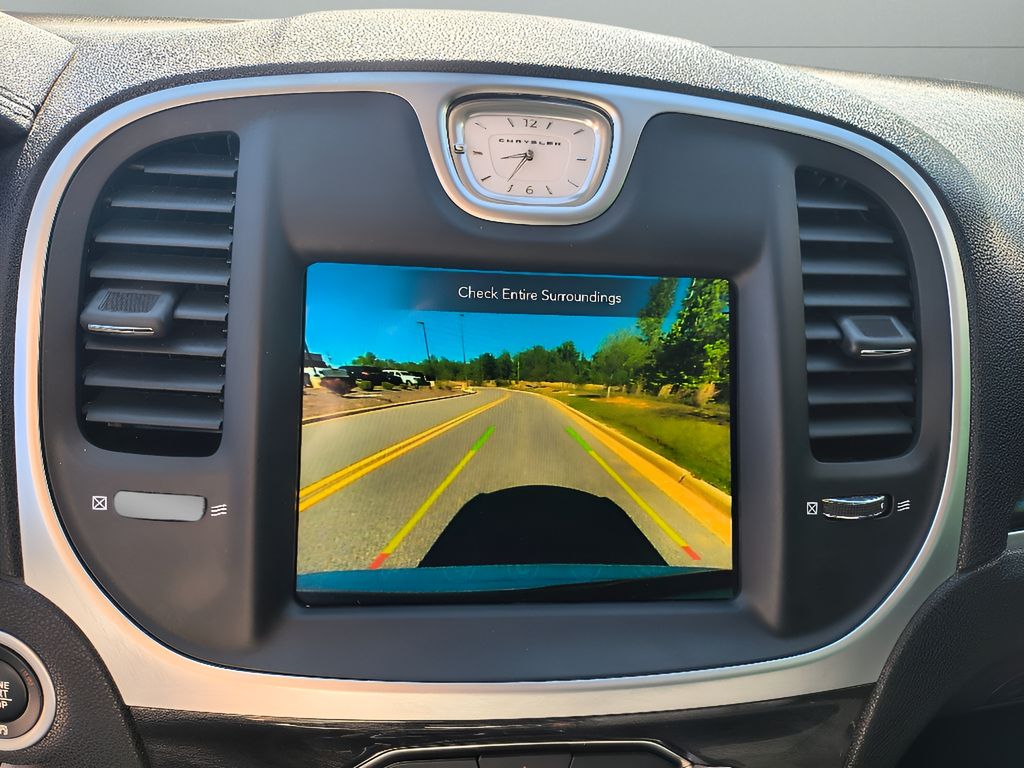 2022 Chrysler 300 Touring L - Bright White Clearcoat exterior view 18