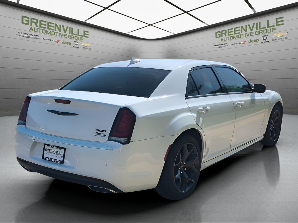 2022 Chrysler 300 Touring L - Bright White Clearcoat exterior view 5