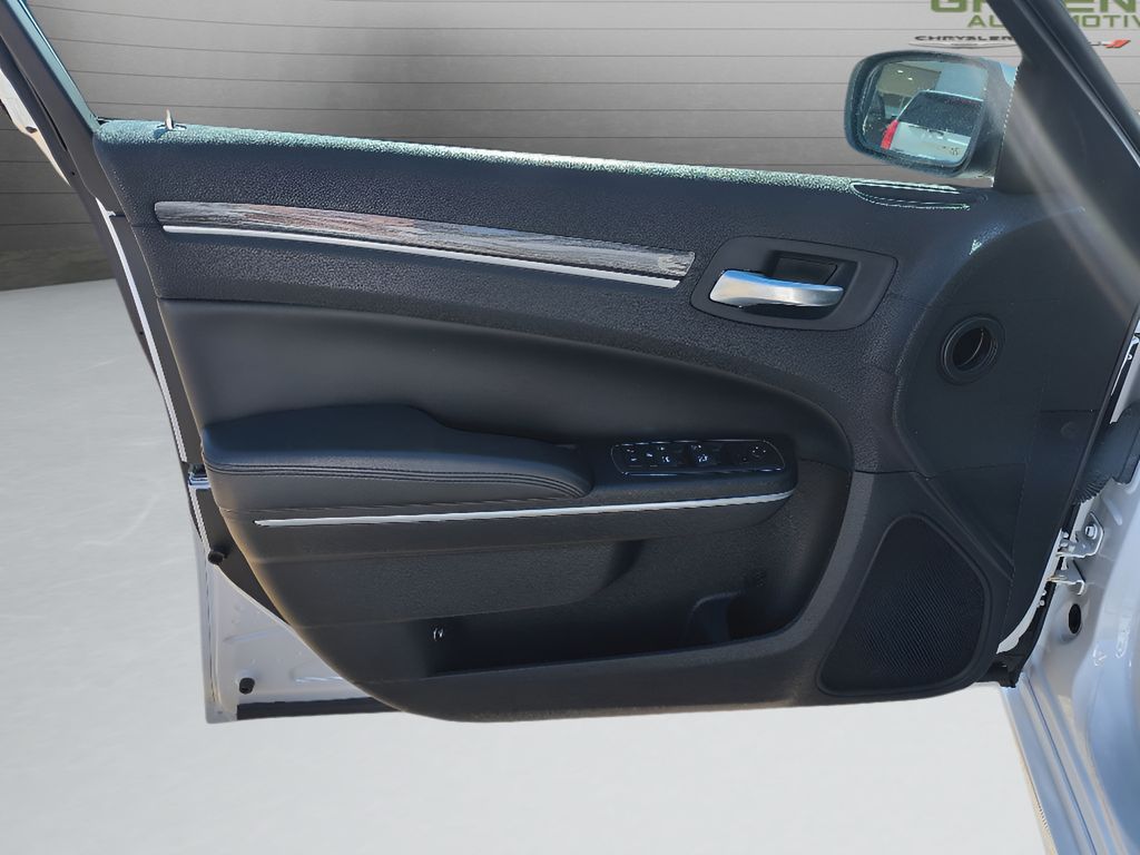 2022 Chrysler 300 Touring L - Bright White Clearcoat exterior view 11