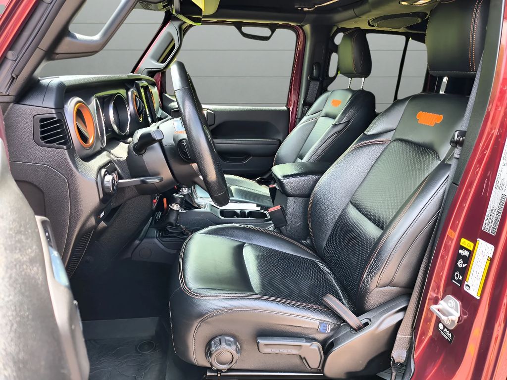 2021 Jeep Gladiator Mojave - Snazzberry Pearlcoat exterior view 9