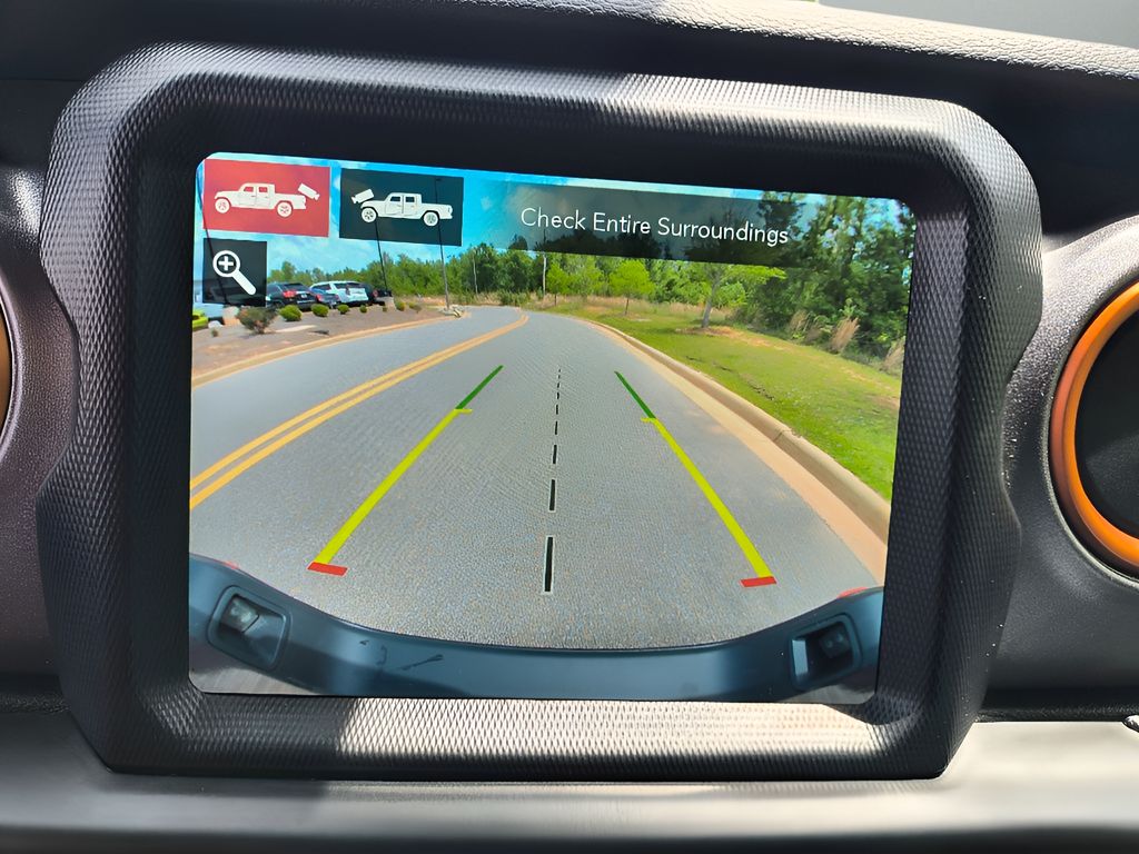 2021 Jeep Gladiator Mojave - Snazzberry Pearlcoat exterior view 14