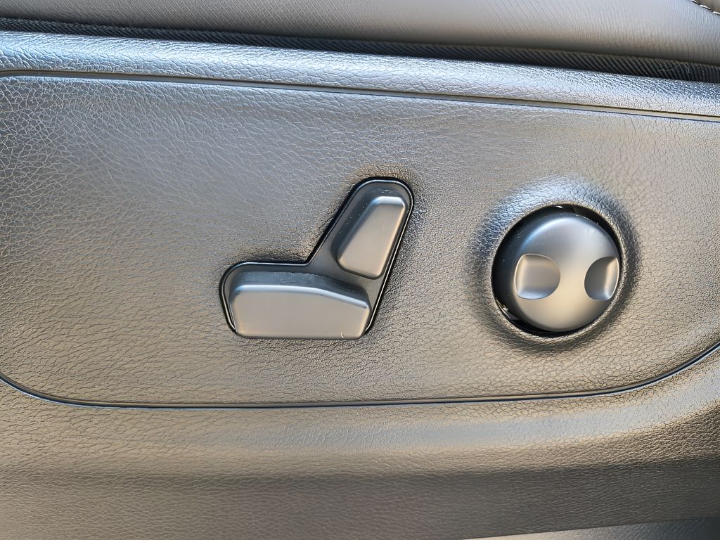 2023 Ram 1500 Big Horn Built-To-Serve Edition - Bright White Clearcoat exterior view 14