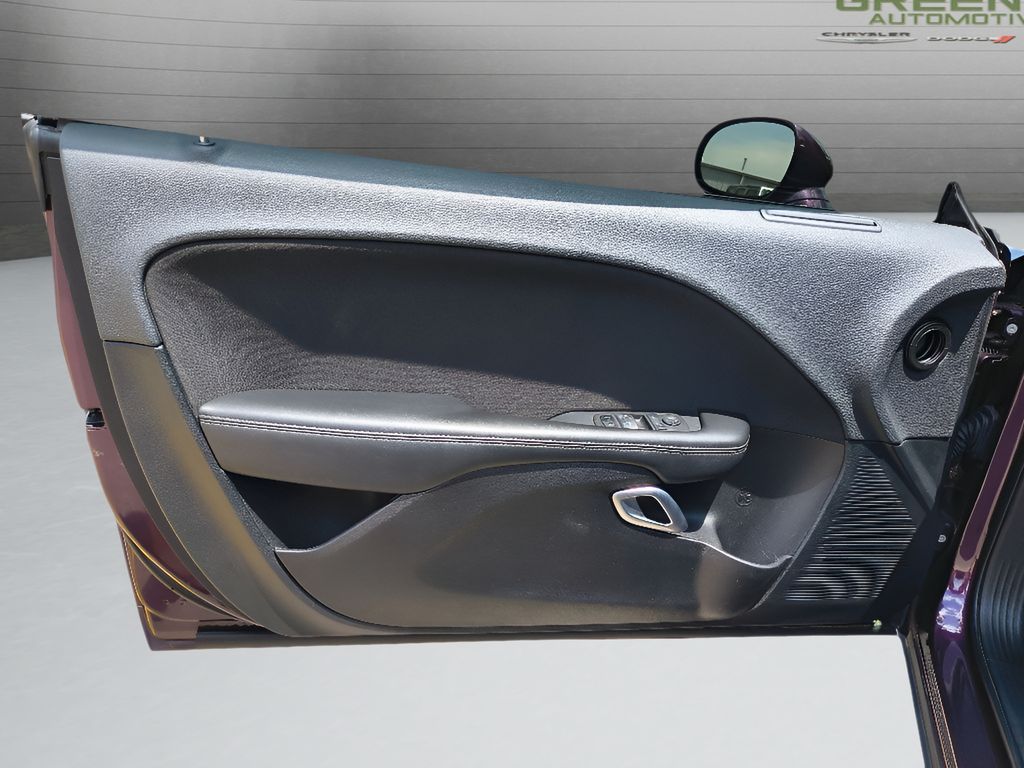 2022 Dodge Challenger SXT - Hellraisin exterior view 10