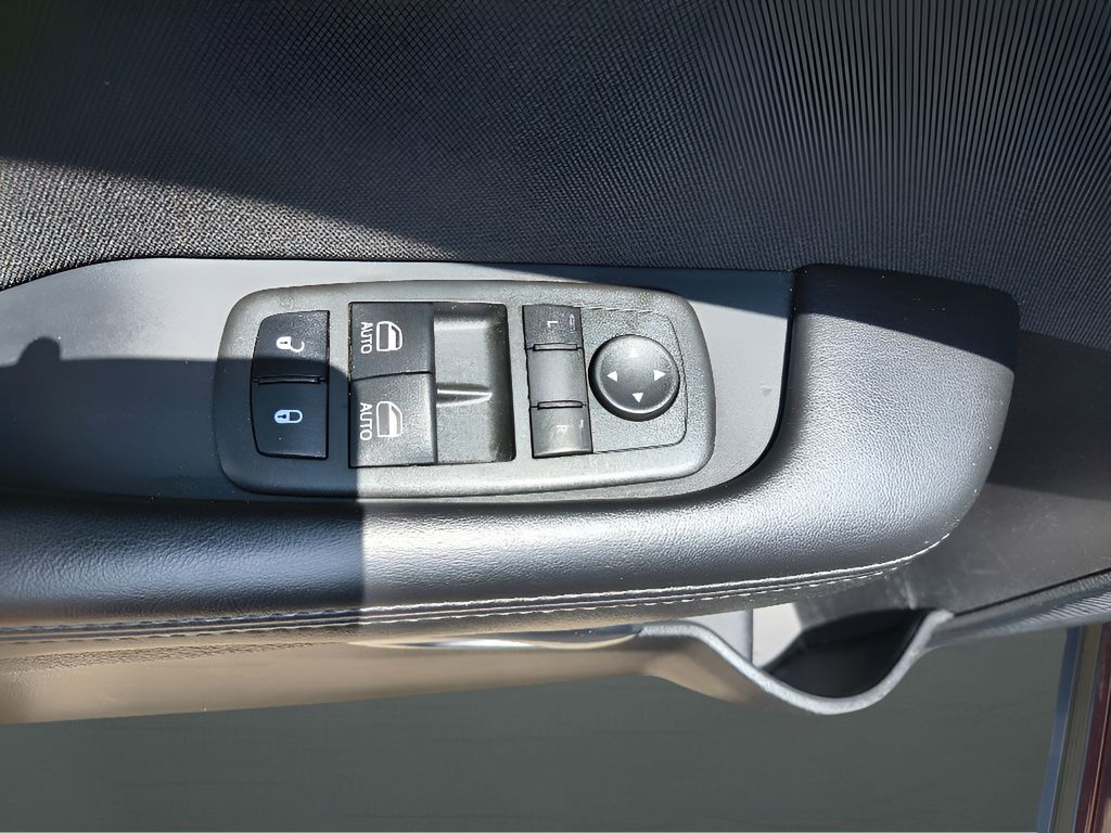 2022 Dodge Challenger SXT - Hellraisin exterior view 9