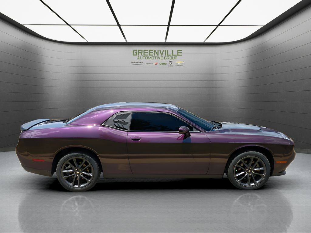 2022 Dodge Challenger SXT - Hellraisin exterior view 6