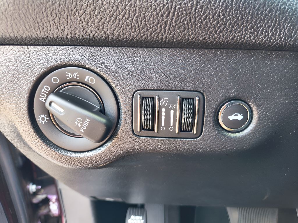 2022 Dodge Challenger SXT - Hellraisin exterior view 14