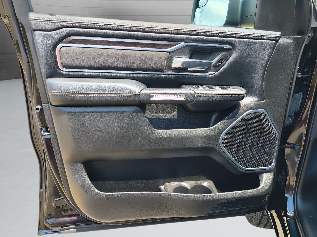 2025 Ram 1500 Laramie - Diamond Black Crystal Pearlcoat exterior view 9