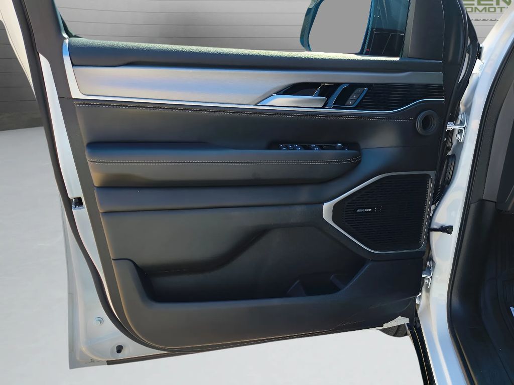 2024 Jeep Wagoneer Series II Carbide - Bright White Clearcoat exterior view 17