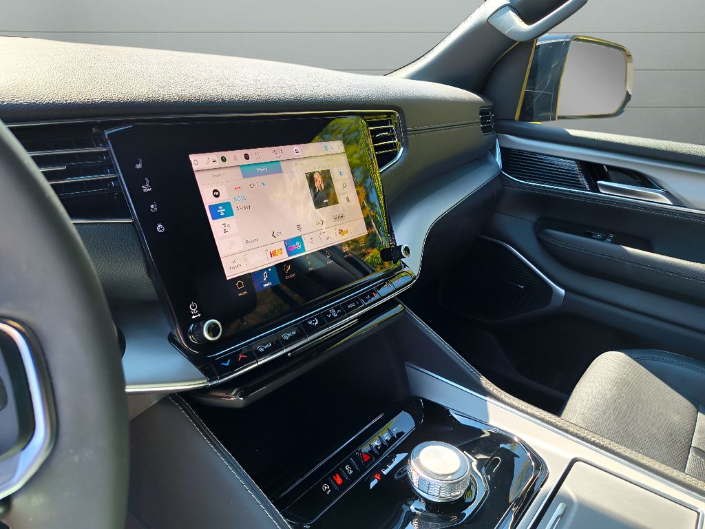 Used 2024 Jeep Wagoneer Series II Carbide