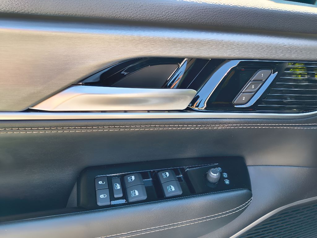 2024 Jeep Wagoneer Series II Carbide - Bright White Clearcoat exterior view 15