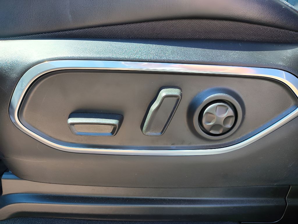 2024 Jeep Wagoneer Series II Carbide - Bright White Clearcoat exterior view 18