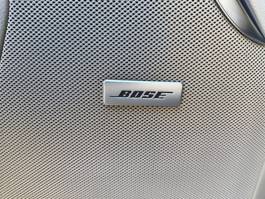 2021 GMC Yukon Denali Ultimate - Midnight Blue Metallic exterior view 15