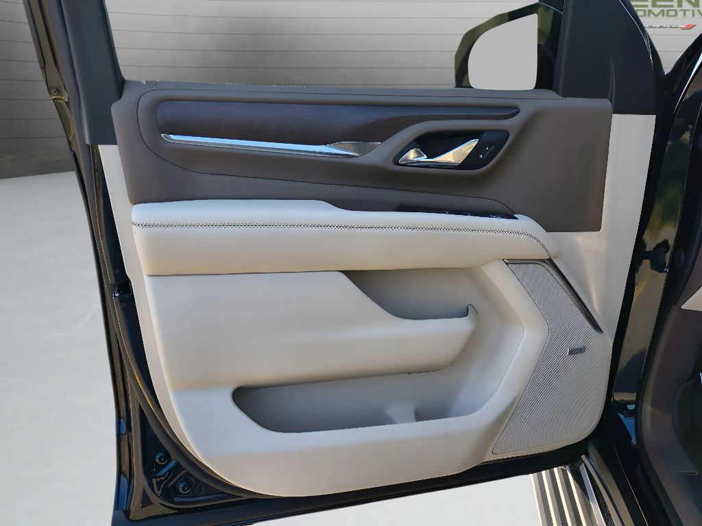 2021 GMC Yukon Denali Ultimate - Midnight Blue Metallic exterior view 16