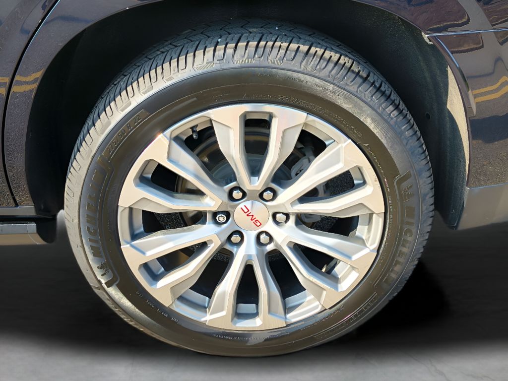 2021 GMC Yukon Denali Ultimate - Midnight Blue Metallic exterior view 3