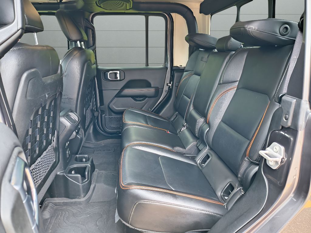 2023 Jeep Gladiator Mojave - Granite Crystal Metallic Clearcoat exterior view 10