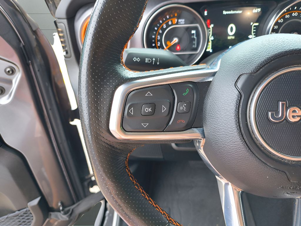 2023 Jeep Gladiator Mojave - Granite Crystal Metallic Clearcoat exterior view 13