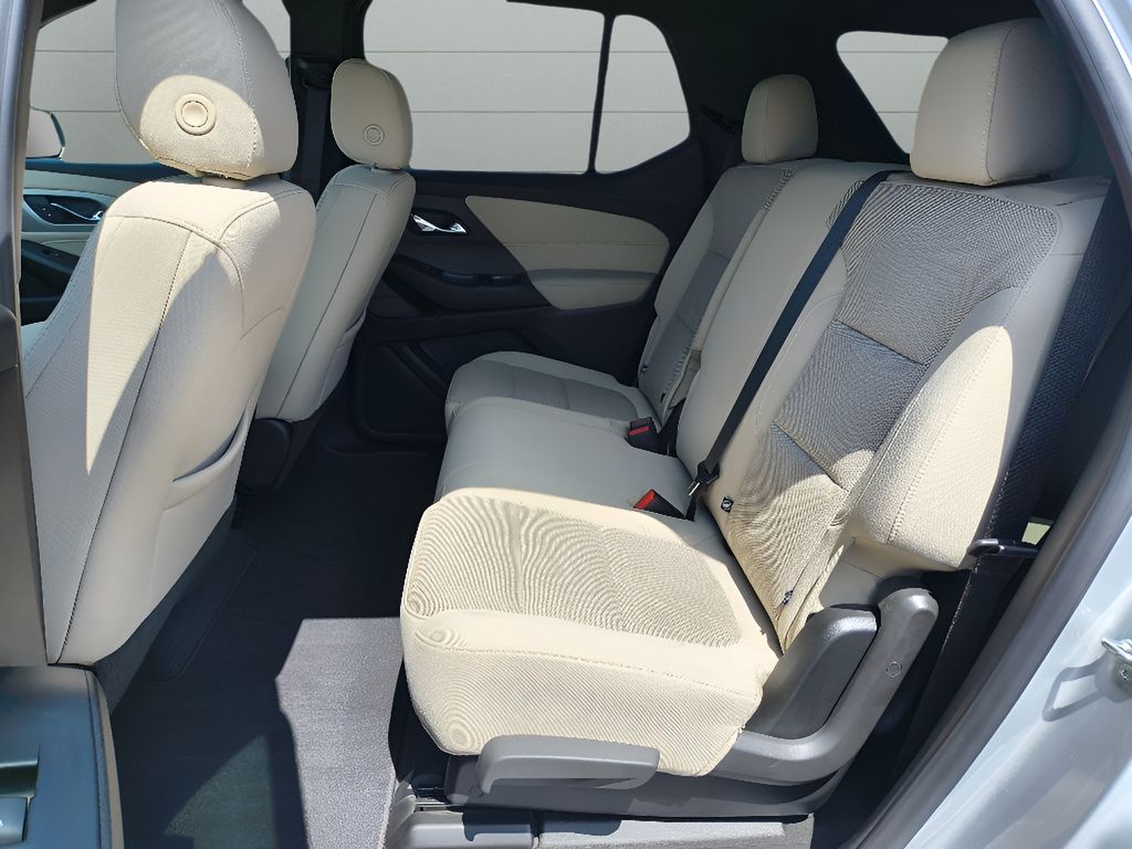 Used 2022 Chevrolet Traverse LS