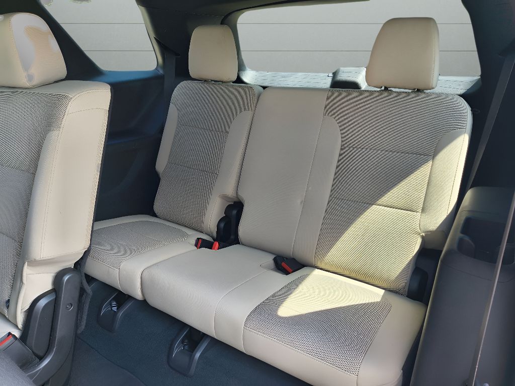 Used 2022 Chevrolet Traverse LS