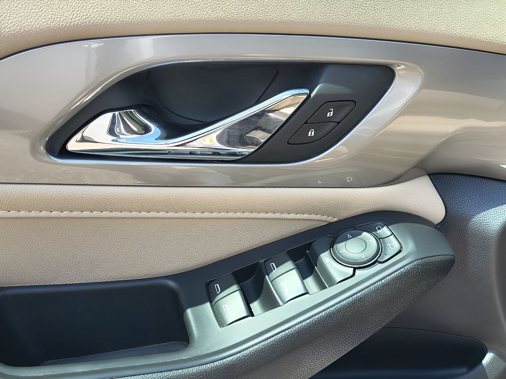 2022 Chevrolet Traverse LS - Silver Ice Metallic exterior view 13