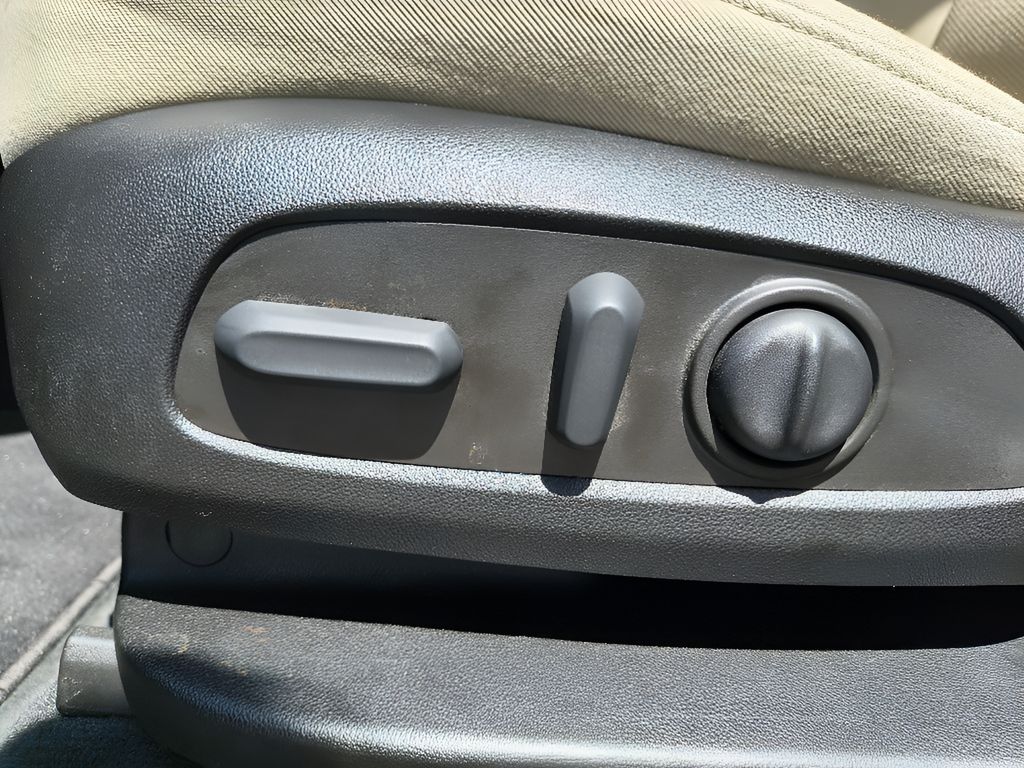 2022 Chevrolet Traverse LS - Silver Ice Metallic exterior view 15