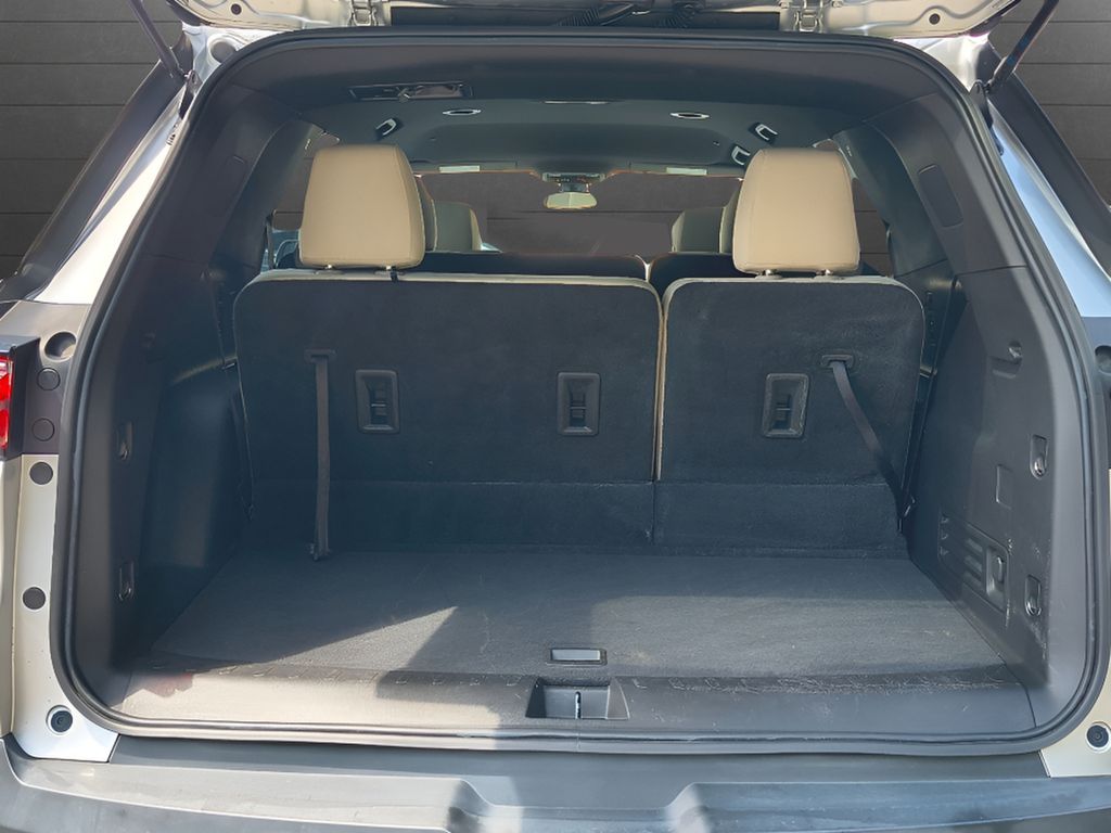 2022 Chevrolet Traverse LS - Silver Ice Metallic exterior view 7