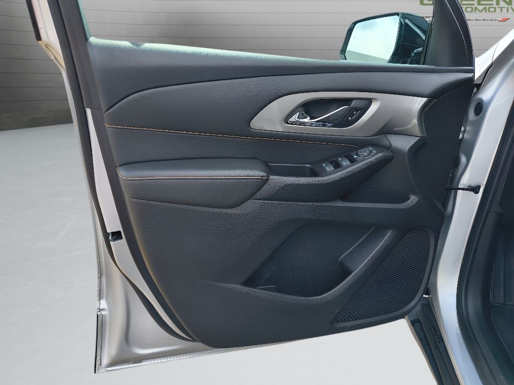 2021 Chevrolet Traverse LS - Silver Ice Metallic exterior view 14