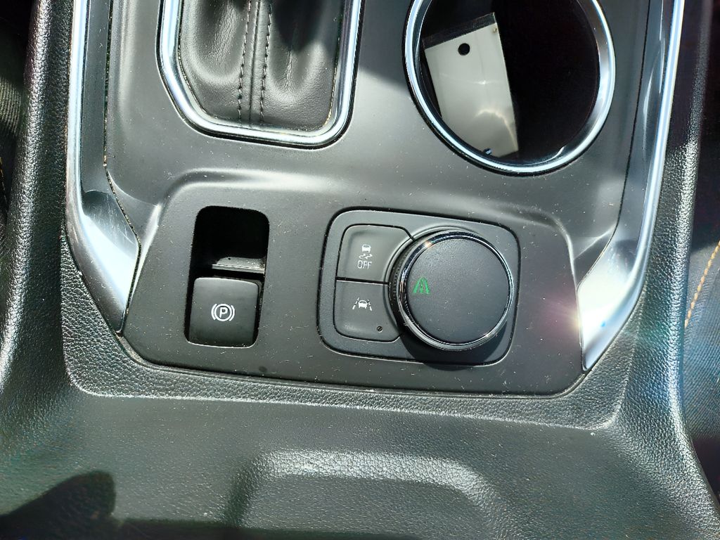 Used 2021 Chevrolet Traverse LS