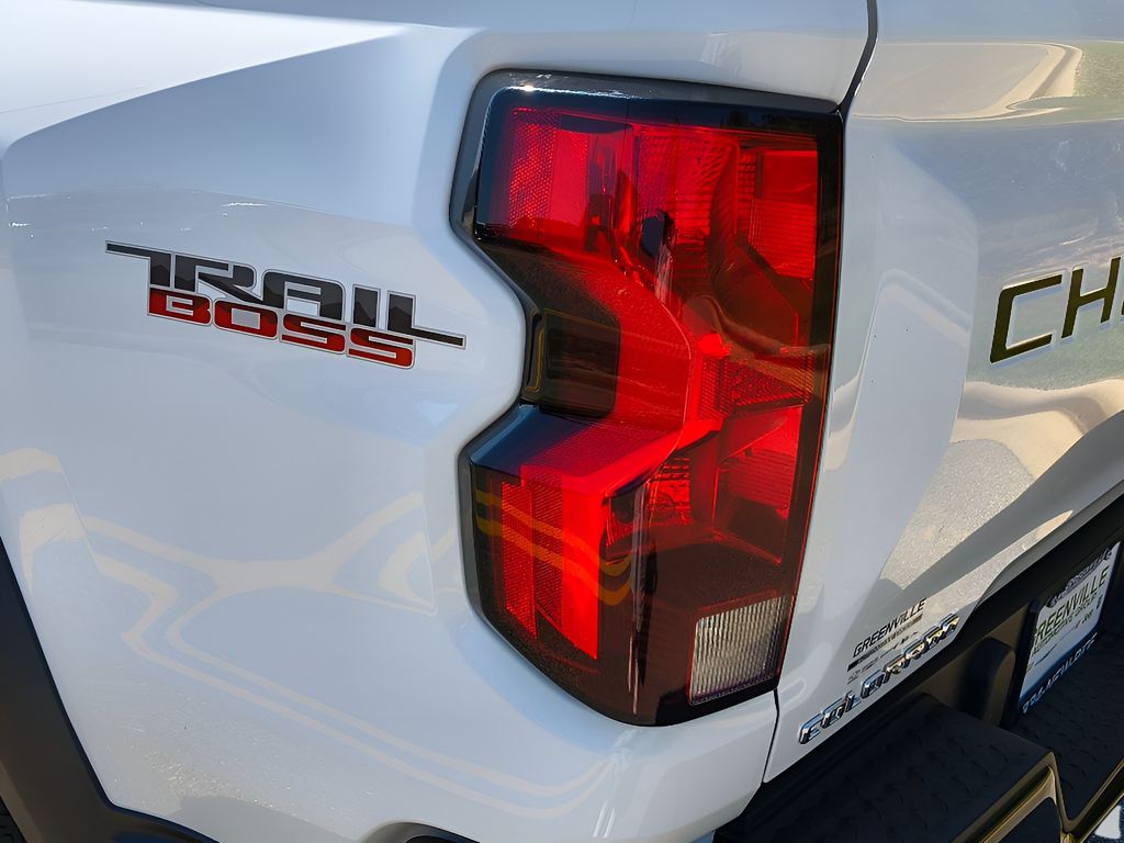 2024 Chevrolet Colorado 4WD Trail Boss - Summit White exterior view 4