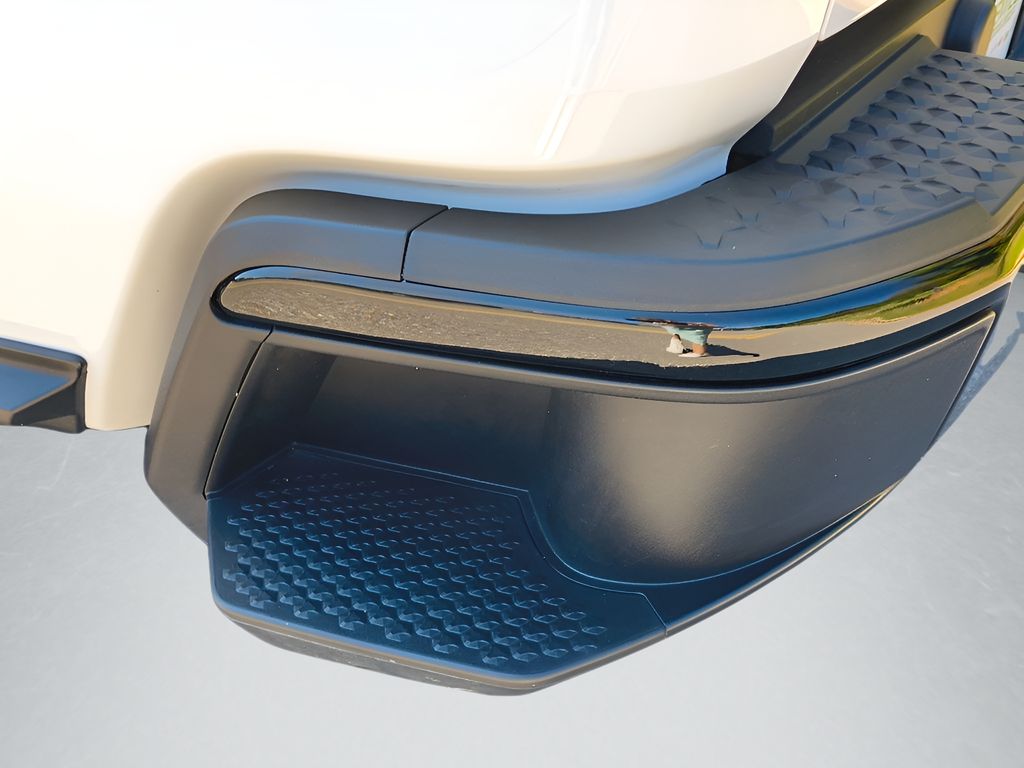 2024 Chevrolet Colorado 4WD Trail Boss - Summit White exterior view 5