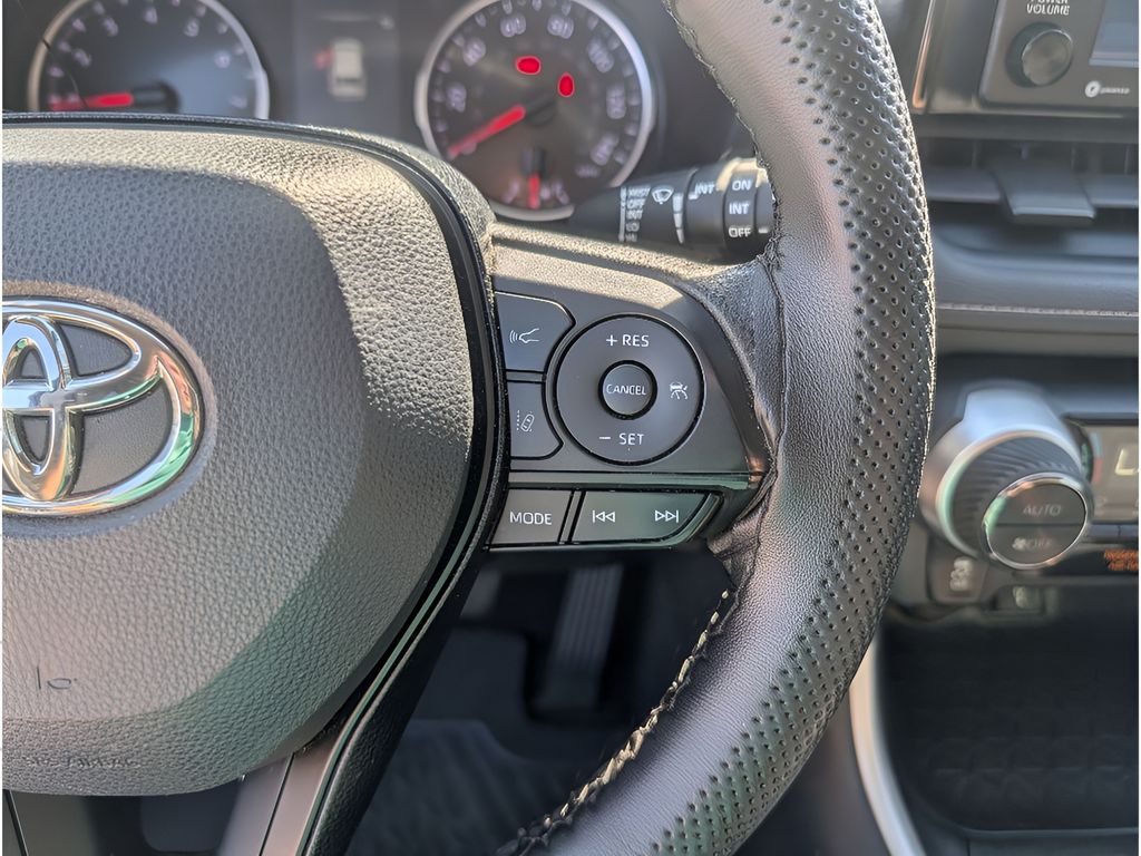 2020 Toyota RAV4 XLE - Magnetic Gray Metallic exterior view 18