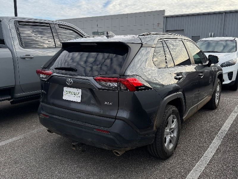 2020 Toyota RAV4 XLE - Magnetic Gray Metallic exterior view 3