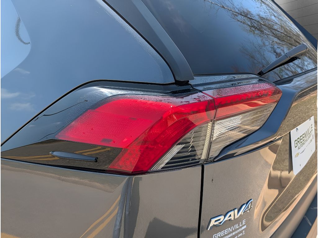 2020 Toyota RAV4 XLE - Magnetic Gray Metallic exterior view 4