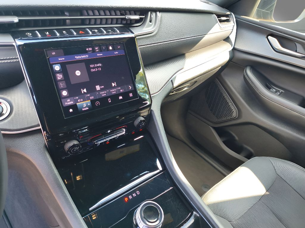 Used 2024 Jeep Grand Cherokee L Laredo X 4x4