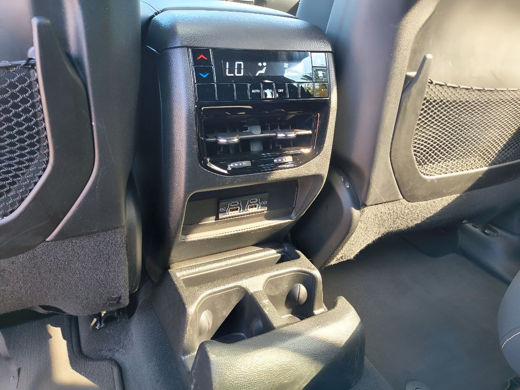 Used 2024 Jeep Grand Cherokee L Laredo X 4x4