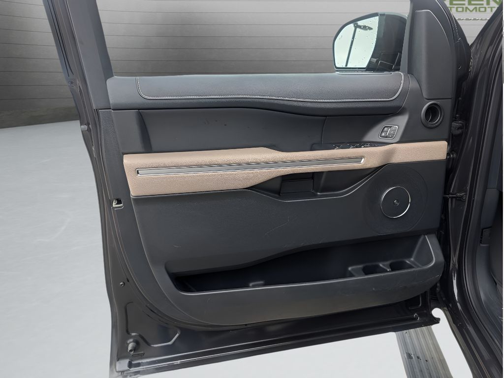 2023 Ford Expedition Limited - Dark Matter Metallic exterior view 15