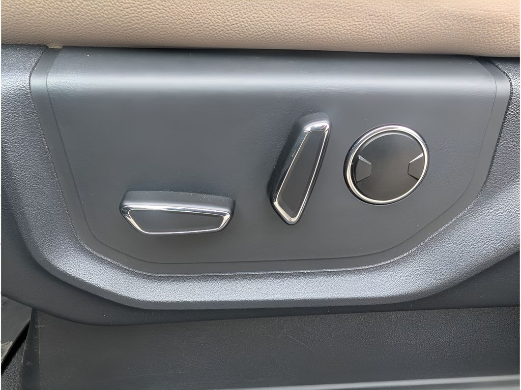 2023 Ford Expedition Limited - Dark Matter Metallic exterior view 17
