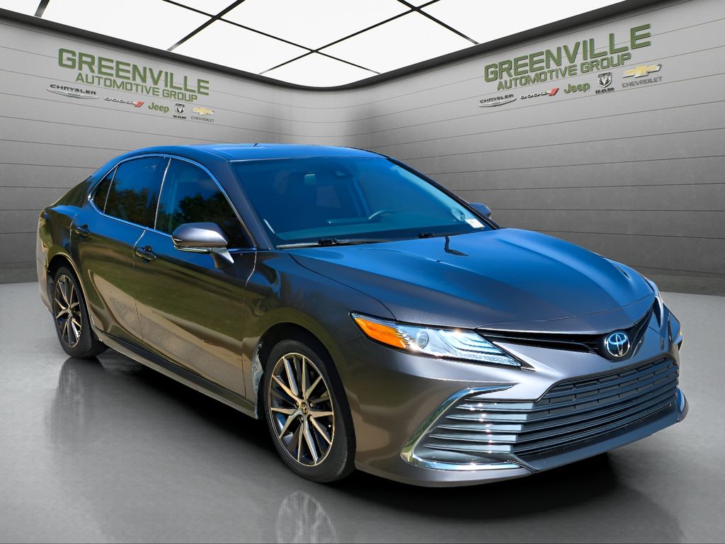 2022 Toyota Camry XLE - Predawn Gray Mica exterior view 9