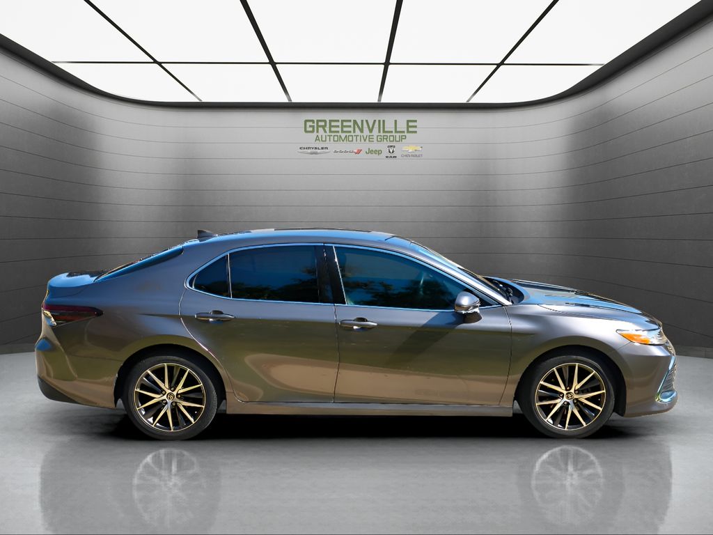 2022 Toyota Camry XLE - Predawn Gray Mica exterior view 8