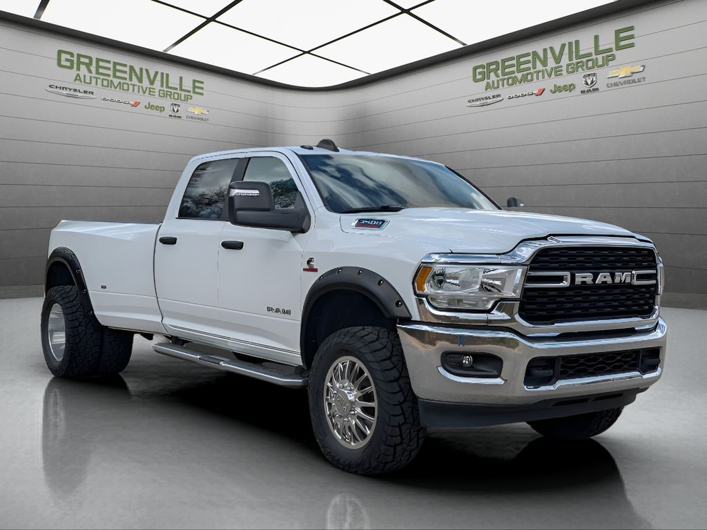 2024 Ram 3500 Big Horn 6.7L Cummins 4X4 DRW Crew Cab - Bright White Clearcoat exterior view 5