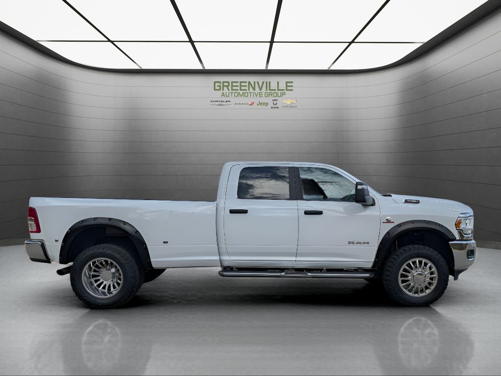 2024 Ram 3500 Big Horn 6.7L Cummins 4X4 DRW Crew Cab - Bright White Clearcoat exterior view 13