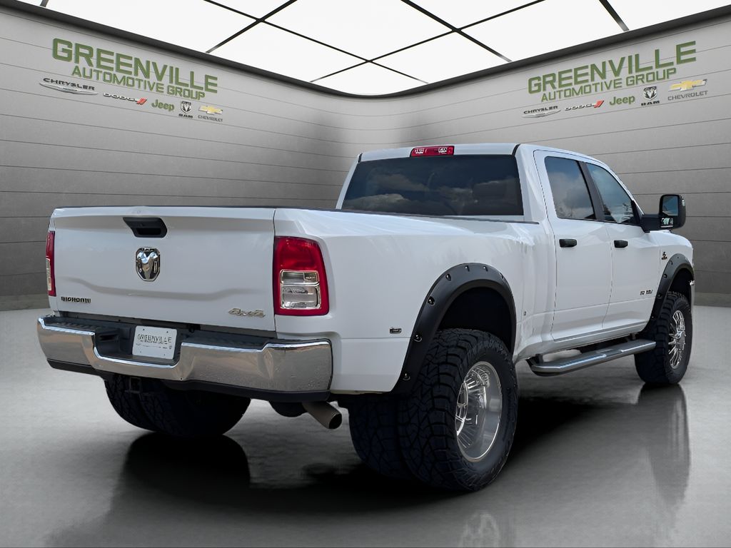 2024 Ram 3500 Big Horn 6.7L Cummins 4X4 DRW Crew Cab - Bright White Clearcoat exterior view 12