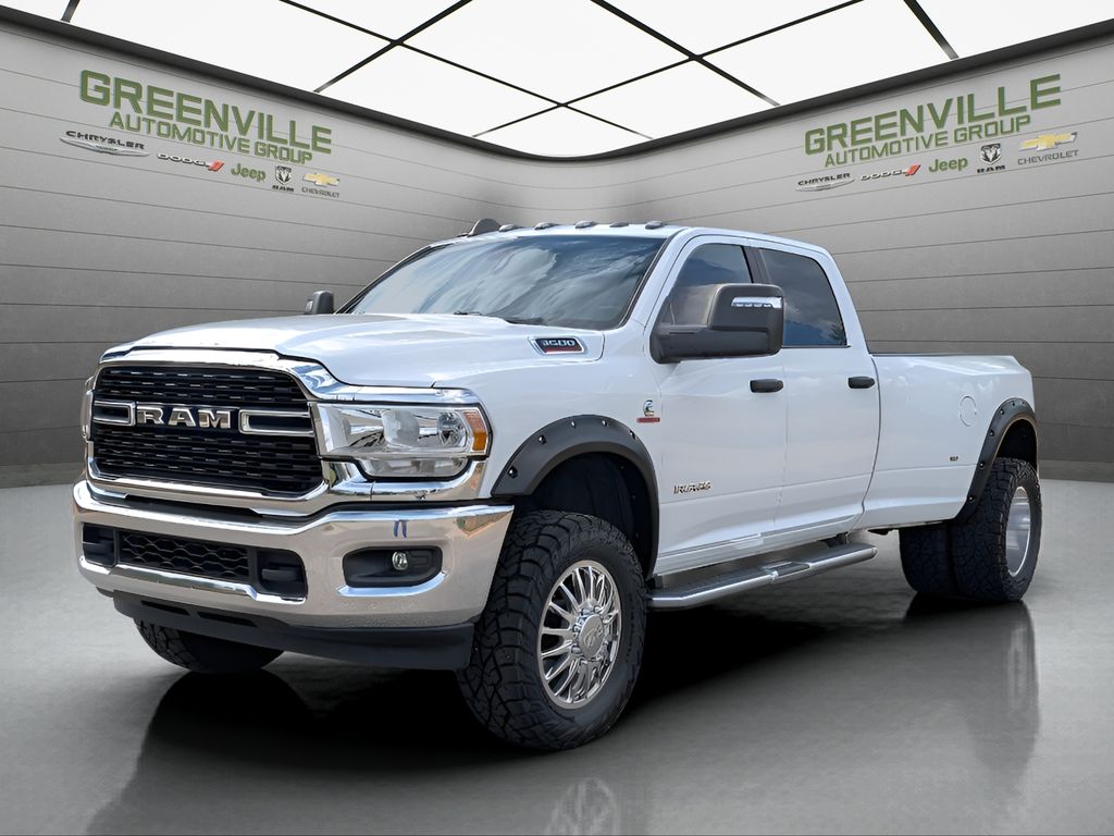 2024 Ram 3500 Big Horn 6.7L Cummins 4X4 DRW Crew Cab - Bright White Clearcoat exterior view 4