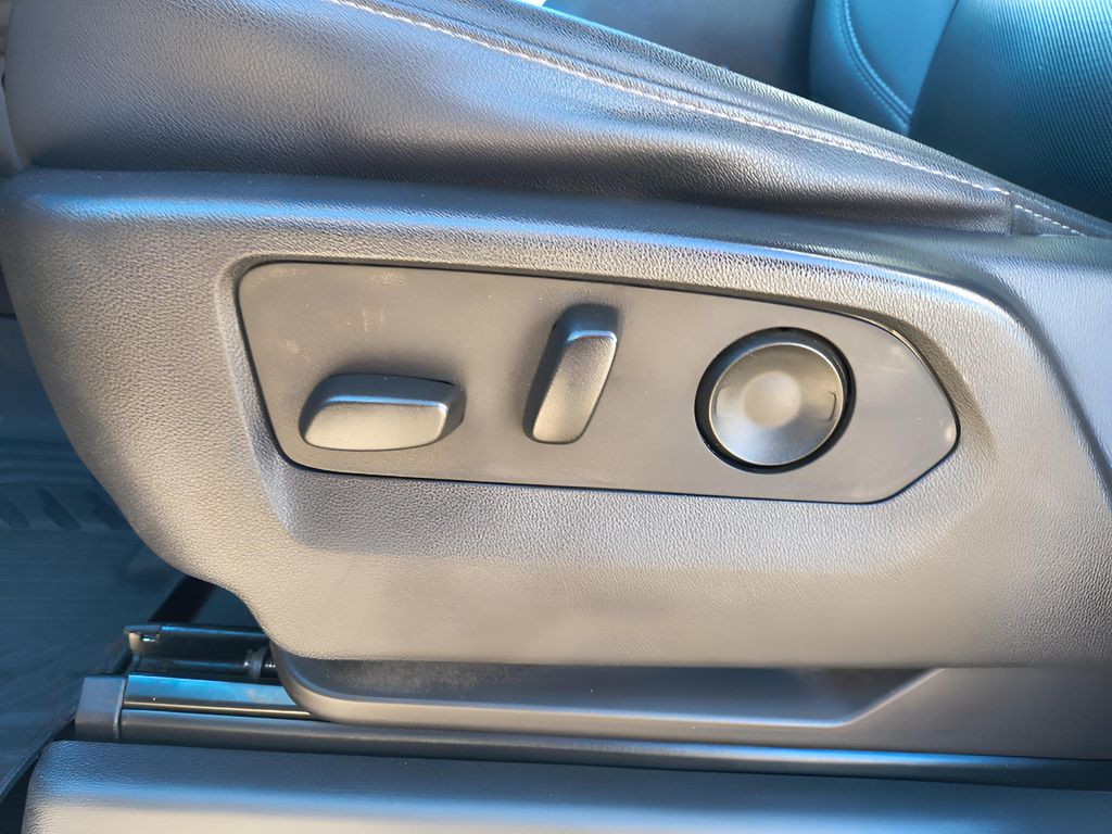 2023 Chevrolet Silverado 1500 - Summit White exterior view 20