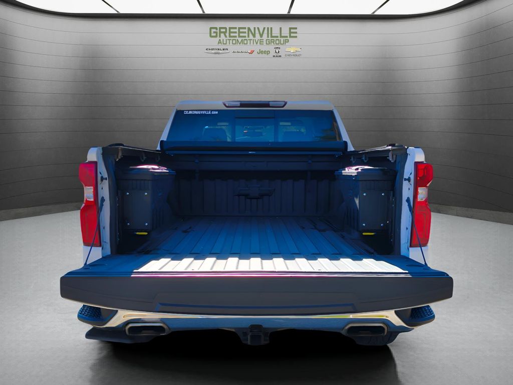 2023 Chevrolet Silverado 1500 - Summit White exterior view 9
