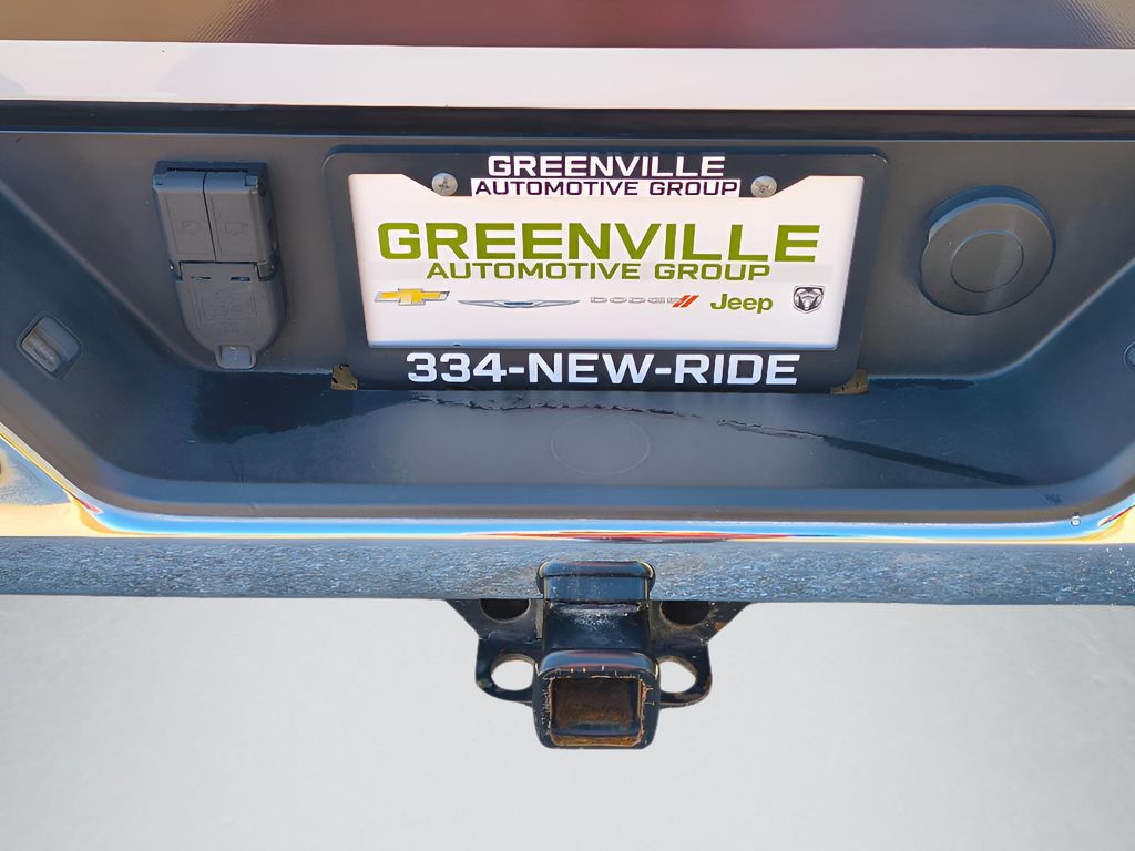 2023 Chevrolet Silverado 1500 - Summit White exterior view 8